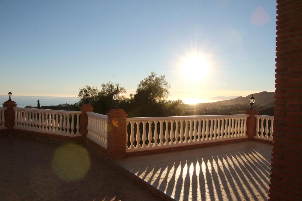 Villa El Palomar Azul With Pool And Sea View Benajarafe Exterior foto